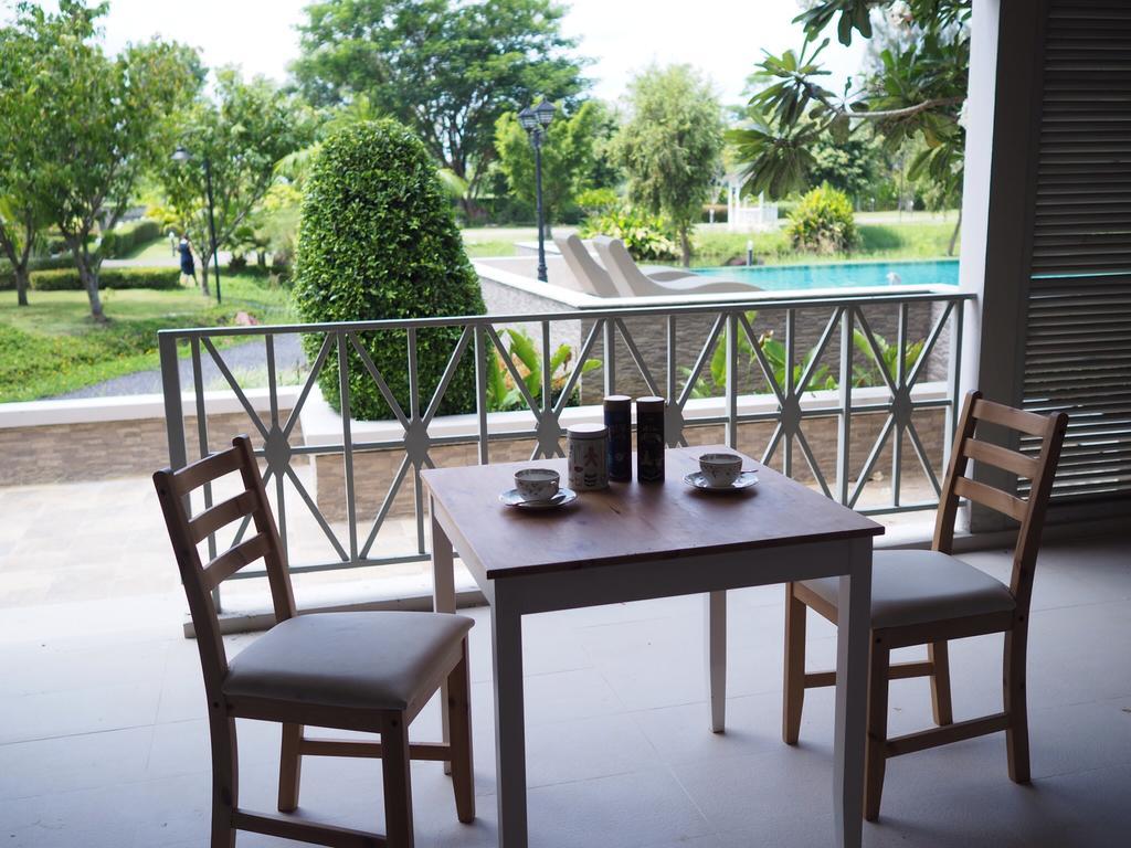 Baan Rub Lom By Jane Apartamento Pak Chong Exterior foto